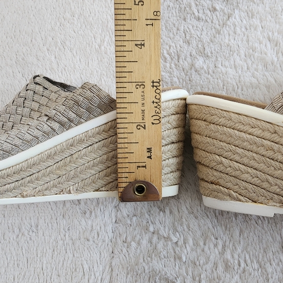 Bernie Mev. -Runs Small- Metallic Tan Slide Wedge Sandals size 38 6.5 6 - Picture 10 of 11